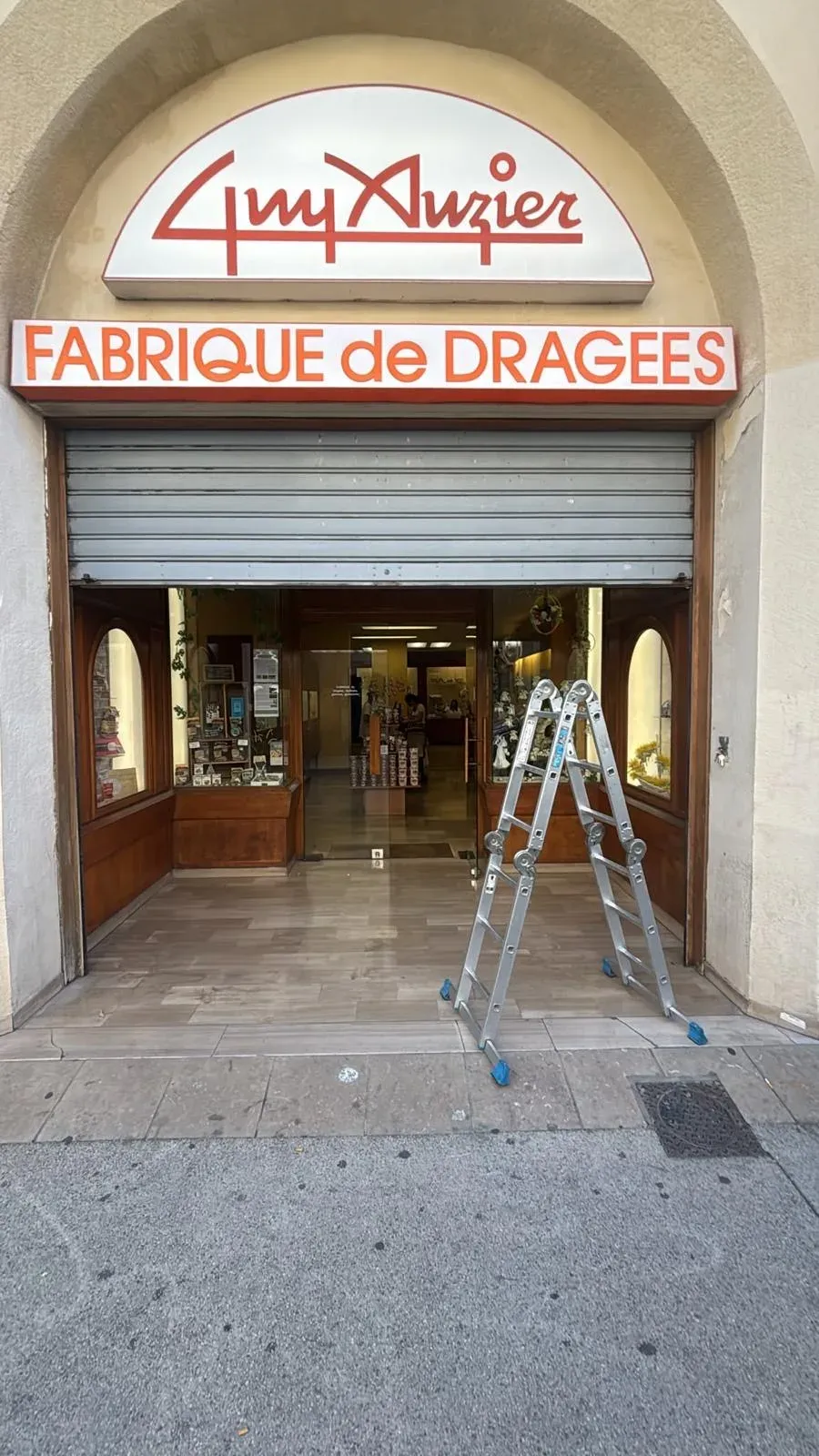 Installation et pose de rideau métallique à Colombes