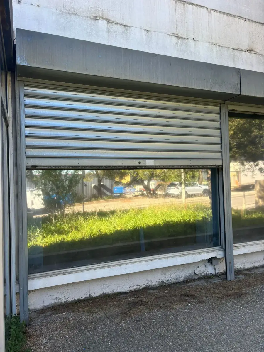 Installation et pose de rideau métallique à Colombes