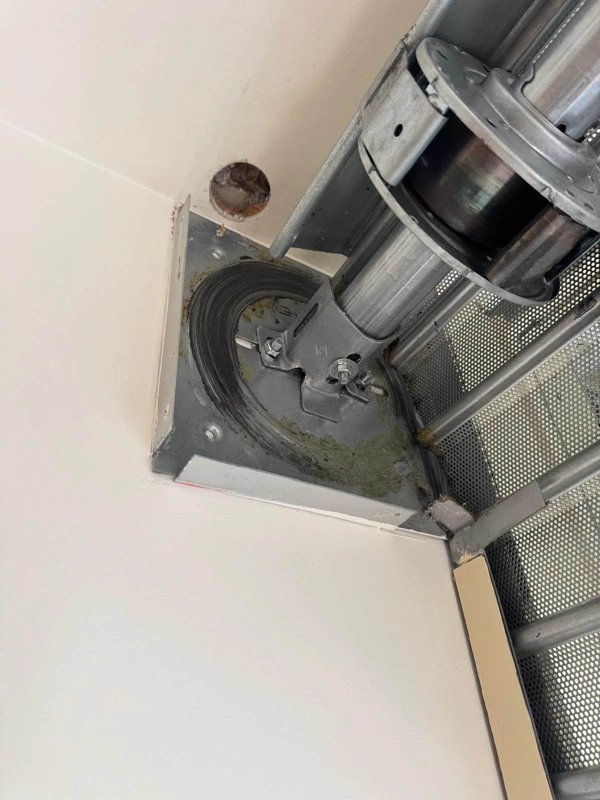 Motorisation de rideau métallique à Colombes